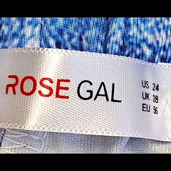 NEW ROSEGAL Plus Size Floral 3D Denim Print Rose Capri Jeggings. - Picture 9 of 14